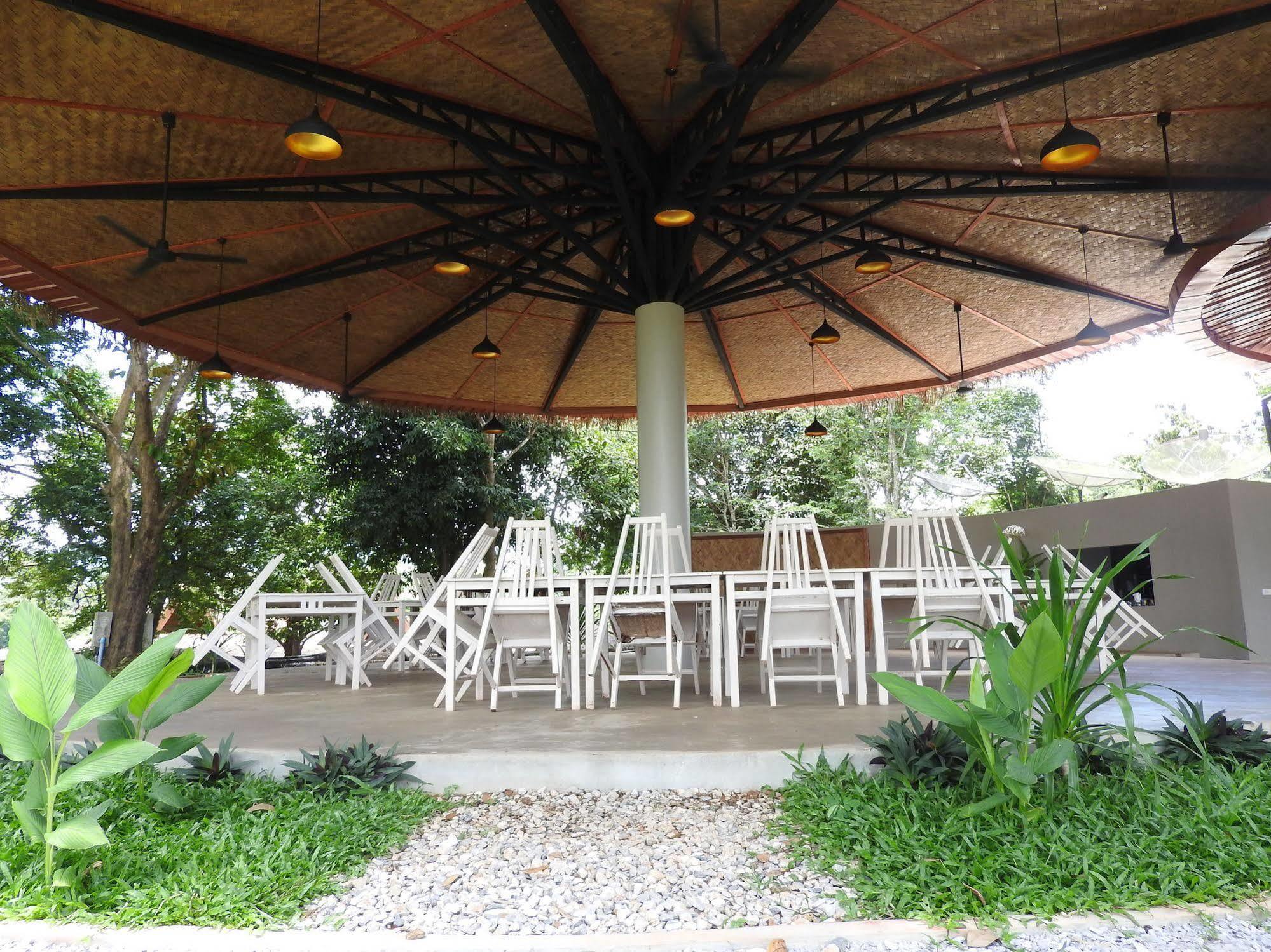 The Sanctuary Nam Ngum Beach Resort Vang Vieng Eksteriør bilde
